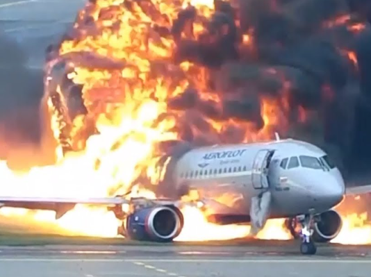 Boeing 747 Catches Fire and Is Forced to Make an Emergency Landing in Miami